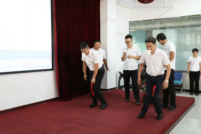 乾港集團(tuán)8月員工生日會(huì) 乾港集團(tuán)8月員工生日會(huì)